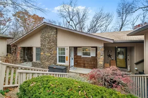 12 Gretchen Ln, Bella Vista, AR 72715