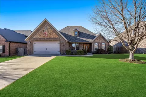 3900 SW Ridgeway St, Bentonville, AR 72712