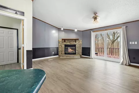 Living - 1168 York Dr, Harrison, AR 72601 photo 3 of 4
