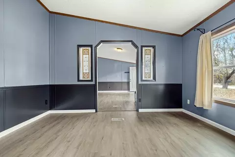 Living - 1168 York Dr, Harrison, AR 72601 photo 2 of 4