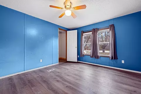 Bedroom - 1168 York Dr, Harrison, AR 72601 photo 2 of 4