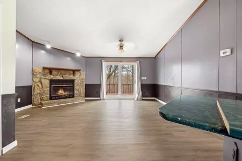 Living - 1168 York Dr, Harrison, AR 72601 photo 4 of 4