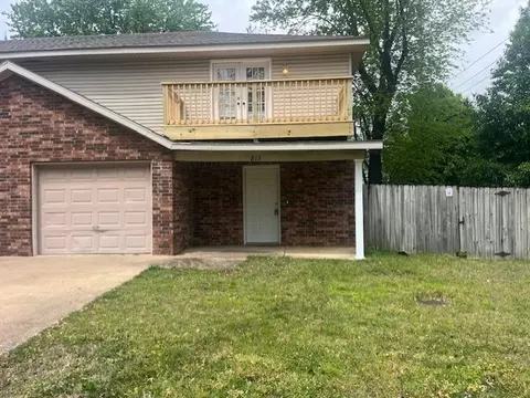 812 W Melmar Dr, Fayetteville, AR 72703