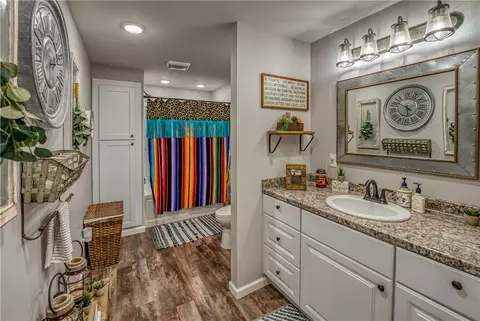 Bath - 4964 Maris Loop, Harrison, AR 72601 photo 1 of 2