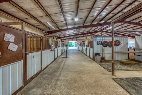 Entry Way - 4964 Maris Loop, Harrison, AR 72601 photo 2 of 5