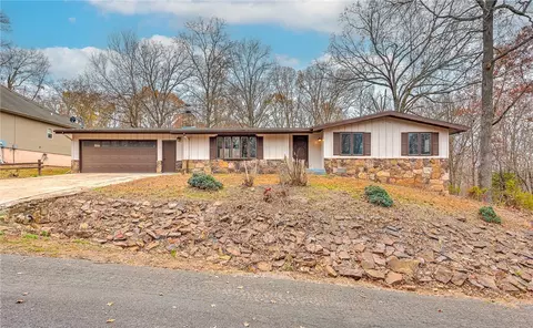 11 Taunton Ln, Bella Vista, AR 72715