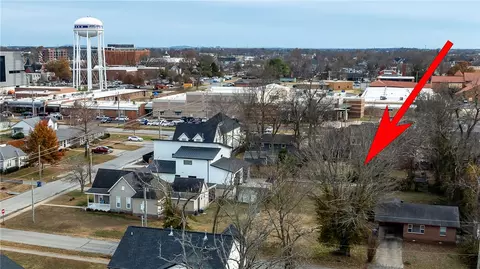 403 NW 4th St, Bentonville, AR 72712