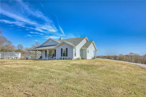 263 S Oakwood Trl, Noel, MO 64854