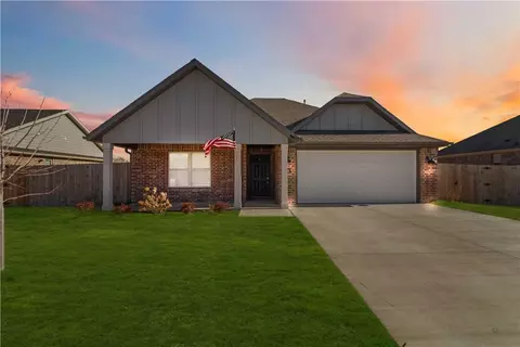 956 Sugar Pine St, Springdale, AR 72762