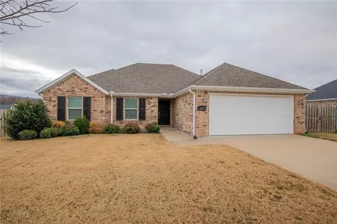 421 Caballo St, Farmington, AR 72730