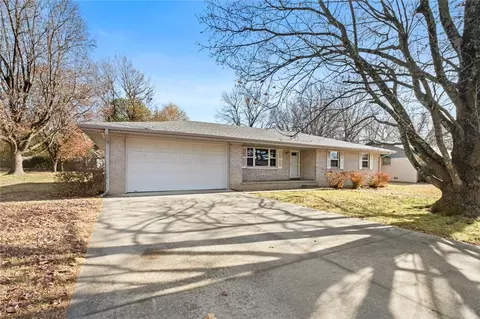 1660 Stephens Ave, Fayetteville, AR 72703