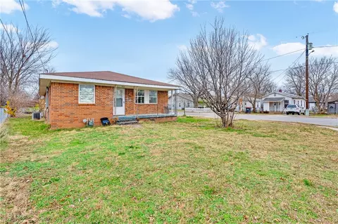 502 S Cleveland St, Springdale, AR 72764