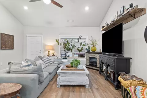 983 Hampton St, Springdale, AR 72762 photo 2