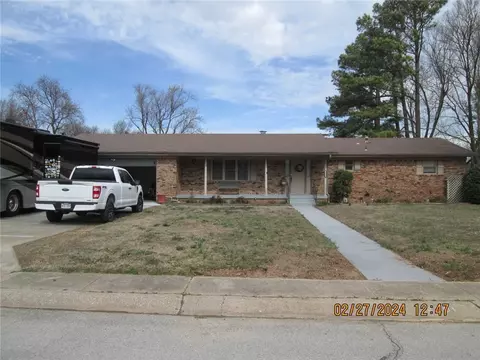 2301 W Jefferson St, Siloam Springs, AR 72761
