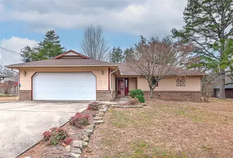 3 Westbury Dr, Bella Vista, AR 72714