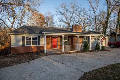 1 Pease Dr, Bella Vista, AR 72715