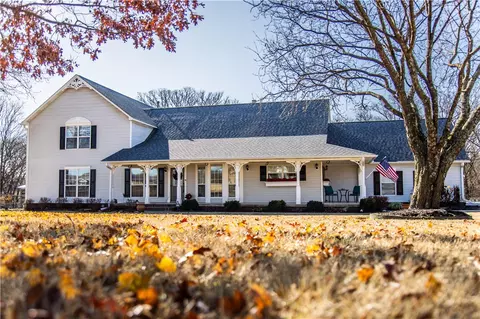 14179 Killarney Dr, Siloam Springs, AR 72761