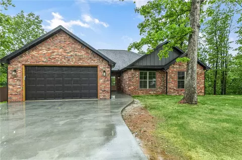4 N Webbly Ln, Bella Vista, AR 72714