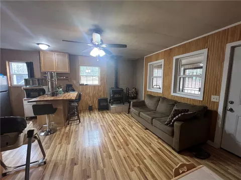 Living - 960 Wildemar Ln, Timbo, AR 72680 photo 2 of 2