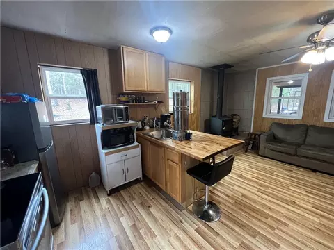 Kitchen - 960 Wildemar Ln, Timbo, AR 72680 photo 4 of 5
