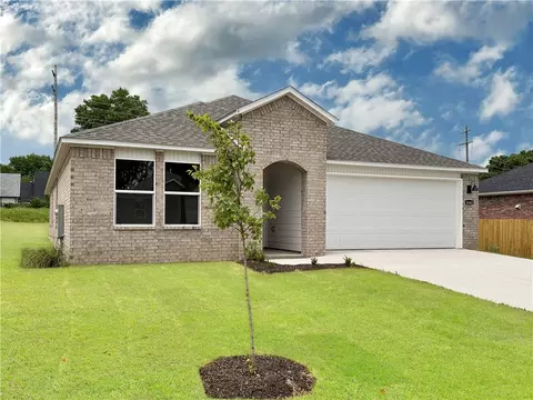 1662 Ridgeview Dr, Springdale, AR 72762