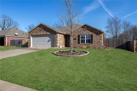 3961 Cottonwood Spring Cv, Springdale, AR 72762