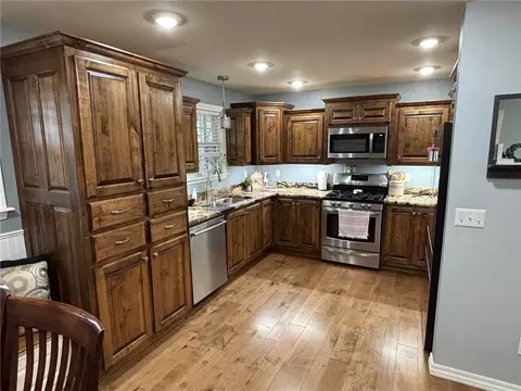 Kitchen - 10377 Devore Dr, Harrison, AR 72601 photo 3 of 8