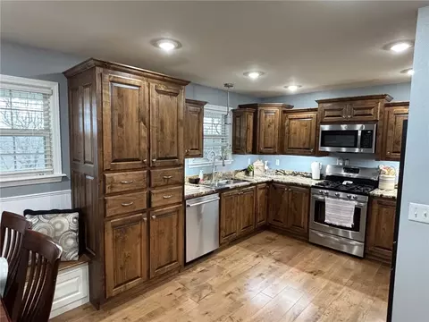 Kitchen - 10377 Devore Dr, Harrison, AR 72601 photo 4 of 8