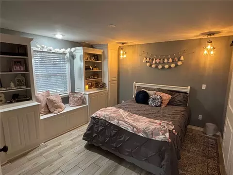 Bedroom - 10377 Devore Dr, Harrison, AR 72601 photo 6 of 12