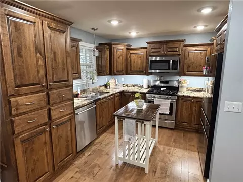 Kitchen - 10377 Devore Dr, Harrison, AR 72601 photo 2 of 8