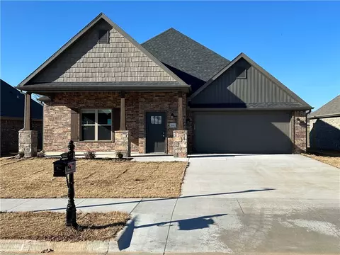 1011 Flat Rock St, Bentonville, AR 72713