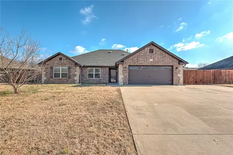 2222 Kelly Lynn Pl, Fayetteville, AR 72701