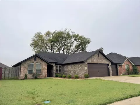 2101 20th St, Bentonville, AR 72713