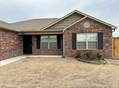 6905 SW Whitmarsh Rd, Bentonville, AR 72713