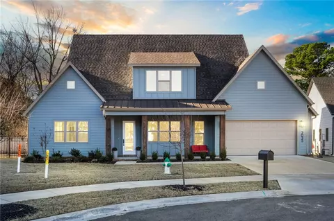 2035 Dutton Pl, Fayetteville, AR 72703