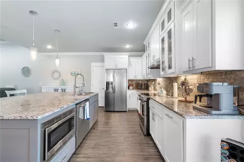 Kitchen - 2000 Sicily Ave, Lowell, AR 72745 photo 3 of 3