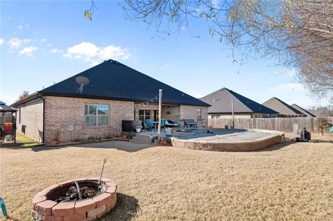 Exterior - 2000 Sicily Ave, Lowell, AR 72745 photo 4 of 8