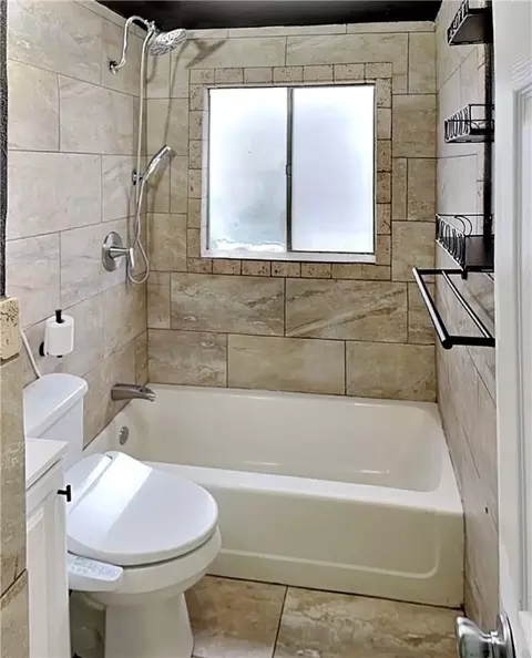 Bath - 16657 Joy Loop, Lowell, AR 72745 photo 1 of 2