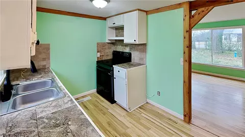 Kitchen - 16657 Joy Loop, Lowell, AR 72745 photo 2 of 3