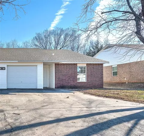 1334 N Boxley Ave, Fayetteville, AR 72704