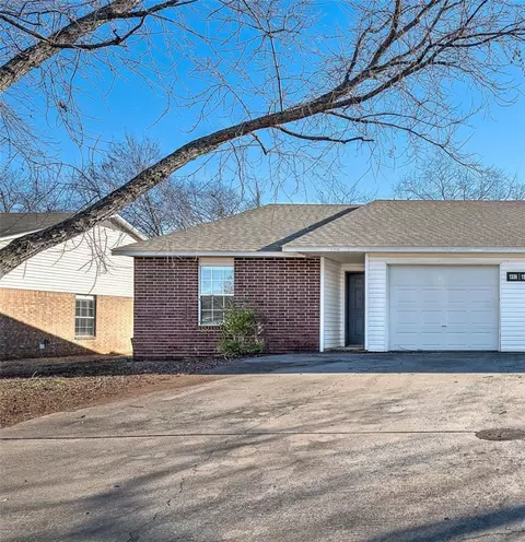 1336 N Boxley Ave, Fayetteville, AR 72704
