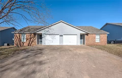 4380 W 4386 W Bluebird St, Fayetteville, AR 72704