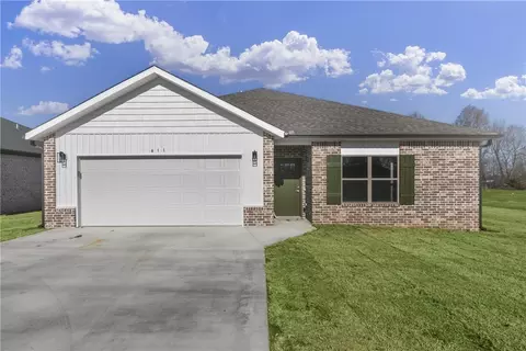 611 Lake Francis Dr, Siloam Springs, AR 72761