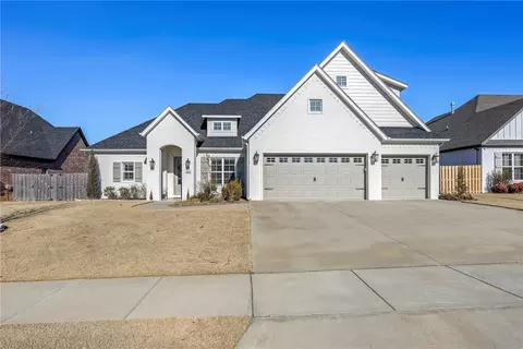 1604 Timberline Ave, Lowell, AR 72745