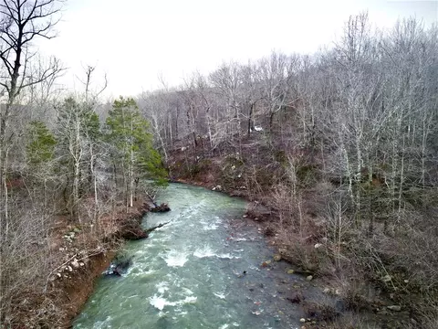 697 Upper Bear Creek Rd, Marshall, AR 72650