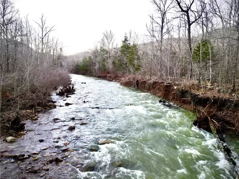 697 Upper Bear Creek Rd, Marshall, AR 72650 photo 9