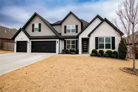 1730 Grace Pl, Bentonville, AR 72713