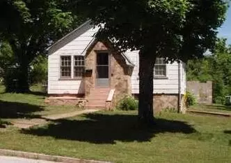 617 W Holt Ave, Harrison, AR 72601