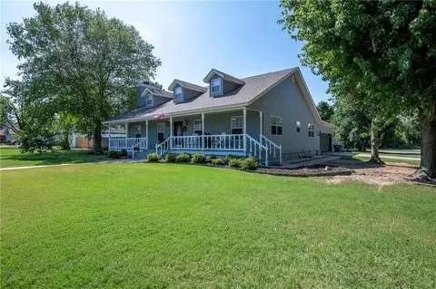 Exterior - 115 Cypress St, Centerton, AR 72719 photo 2 of 5