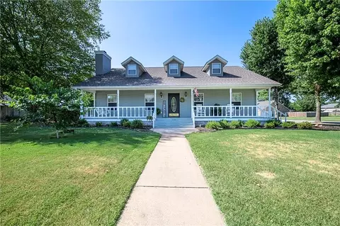 115 Cypress St, Centerton, AR 72719
